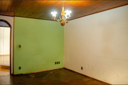 Casa à venda com 4 quartos, 178m² em Setor Campinas, Goiânia
