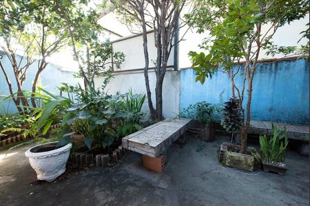 Casa para alugar com 80m², 2 quartos e sem vagaQuintal
