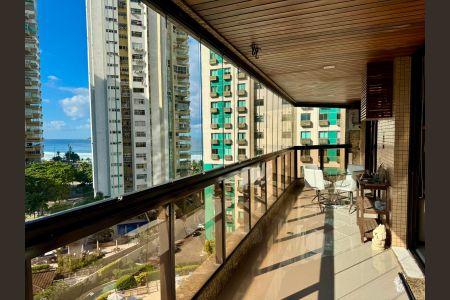 Apartamento para alugar com 167m², 3 quartos e 2 vagasVaranda