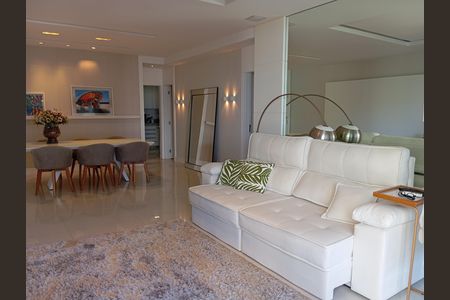 Apartamento para alugar com 167m², 3 quartos e 2 vagasSala