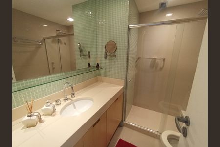 Apartamento para alugar com 167m², 3 quartos e 2 vagasBanheiro
