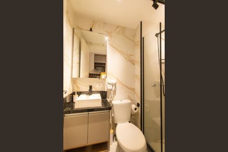 Banheiro Social de kitnet/studio para alugar com 1 quarto, 34m² em Novo Mundo, Curitiba