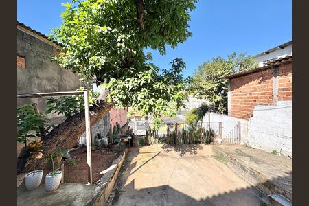 Casa à venda com 292m², 2 quartos e 3 vagas Casa à venda com 292m², 2 quartos e 3 vagasQuintal