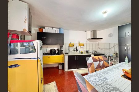 Casa à venda com 292m², 2 quartos e 3 vagas Casa à venda com 292m², 2 quartos e 3 vagasCozinha