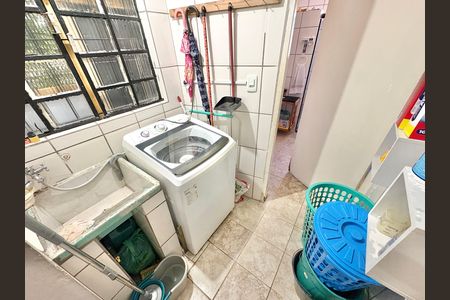 Casa à venda com 292m², 2 quartos e 3 vagas Casa à venda com 292m², 2 quartos e 3 vagasÁrea de Serviço