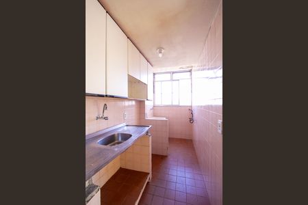 Cozinha de apartamento para alugar com 2 quartos, 67m² em Mutondo, São Gonçalo
