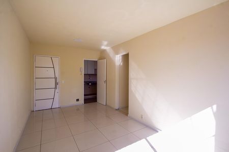 Sala de apartamento para alugar com 2 quartos, 67m² em Mutondo, São Gonçalo