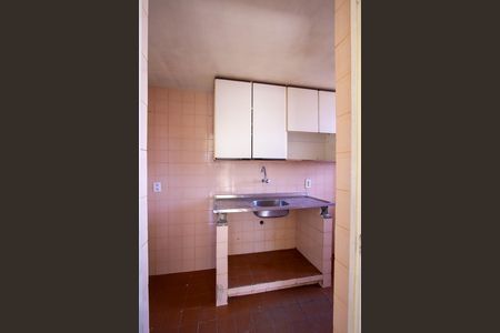 Cozinha de apartamento para alugar com 2 quartos, 67m² em Mutondo, São Gonçalo