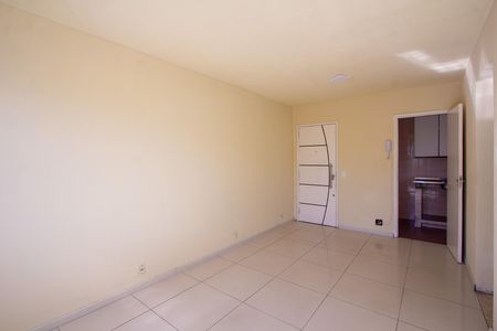Sala de apartamento para alugar com 2 quartos, 67m² em Mutondo, São Gonçalo
