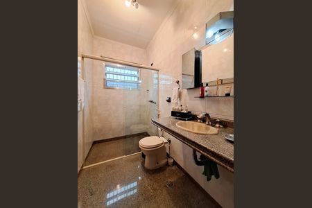 Banheiro Quarto 3 de casa à venda com 3 quartos, 280m² em Chora Menino, São Paulo