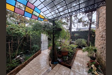 Quintal de casa à venda com 3 quartos, 280m² em Chora Menino, São Paulo