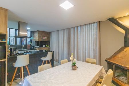 Casa de condomínio para alugar com 168m², 4 quartos e 2 vagas Casa de condomínio para alugar com 168m², 4 quartos e 2 vagasSala de Jantar