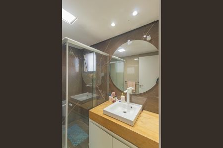 Casa de condomínio para alugar com 168m², 4 quartos e 2 vagas Casa de condomínio para alugar com 168m², 4 quartos e 2 vagasBanheiro da Suíte