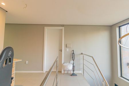 Casa de condomínio para alugar com 168m², 4 quartos e 2 vagas Casa de condomínio para alugar com 168m², 4 quartos e 2 vagasEscada/Corredor