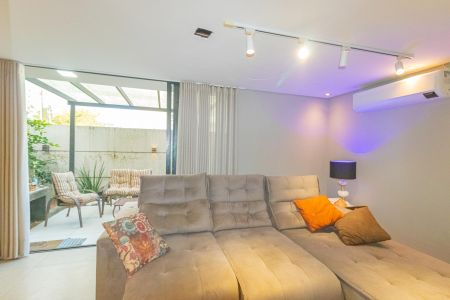 Casa de condomínio para alugar com 168m², 4 quartos e 2 vagas Casa de condomínio para alugar com 168m², 4 quartos e 2 vagasSala