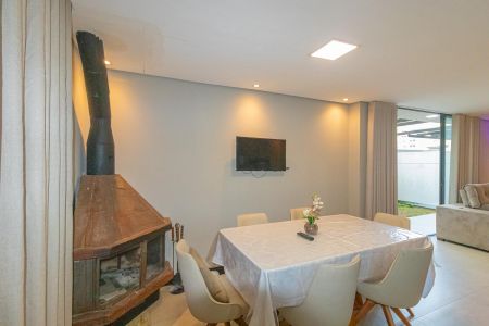 Casa de condomínio para alugar com 168m², 4 quartos e 2 vagas Casa de condomínio para alugar com 168m², 4 quartos e 2 vagasSala de Jantar