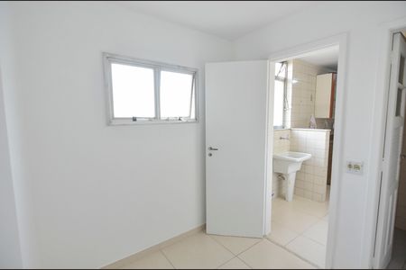 Apartamento à venda com 62m², 2 quartos e 1 vaga Apartamento à venda com 62m², 2 quartos e 1 vagaQuarto de Serviço