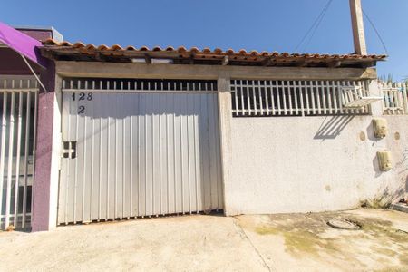 Casa à venda com 100m², 2 quartos e 2 vagas Casa à venda com 100m², 2 quartos e 2 vagasFachada