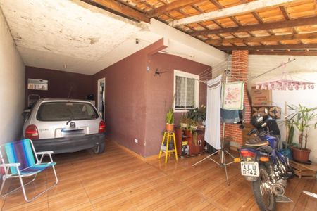 Casa à venda com 100m², 2 quartos e 2 vagas Casa à venda com 100m², 2 quartos e 2 vagasGaragem