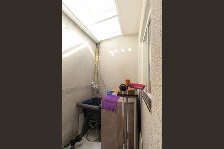 Casa à venda com 100m², 2 quartos e 2 vagas Casa à venda com 100m², 2 quartos e 2 vagasÁrea de Serviço