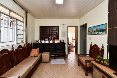 Sala de Estar de casa à venda com 3 quartos, 200m² em Sagrada Família, Belo Horizonte