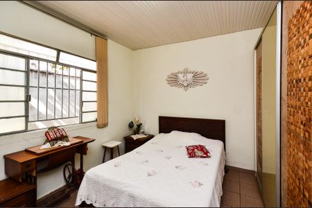 Suíte de casa à venda com 3 quartos, 200m² em Sagrada Família, Belo Horizonte