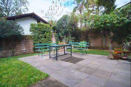 Casa de condomínio para alugar com 328m², 5 quartos e 2 vagasQuintal