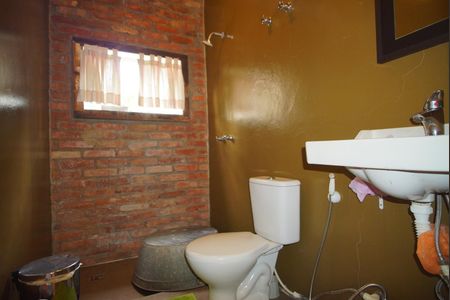 Casa de condomínio para alugar com 328m², 5 quartos e 2 vagasBanheiro Corredor
