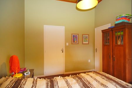 Casa de condomínio para alugar com 328m², 5 quartos e 2 vagasQuarto 2