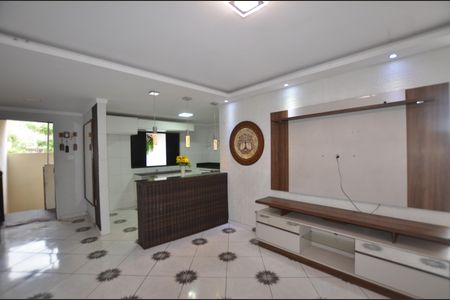 Casa para alugar com 70m², 2 quartos e sem vagaSala