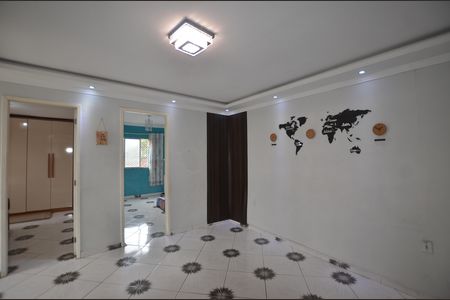 Sala de casa para alugar com 2 quartos, 70m² em Marechal Hermes, Rio de Janeiro