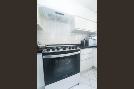 Cozinha de apartamento à venda com 4 quartos, 100m² em Estoril, Belo Horizonte