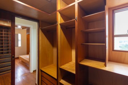 Apartamento à venda com 65m², 2 quartos e 1 vaga Apartamento à venda com 65m², 2 quartos e 1 vagaCloset