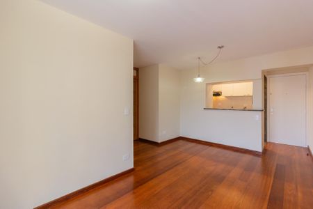 Sala de apartamento à venda com 2 quartos, 65m² em Alto de Pinheiros, São Paulo