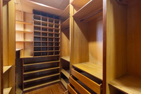 Apartamento à venda com 65m², 2 quartos e 1 vaga Apartamento à venda com 65m², 2 quartos e 1 vagaCloset