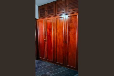 Apartamento para alugar com 232m², 4 quartos e 3 vagas