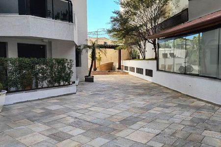 Apartamento para alugar com 232m², 4 quartos e 3 vagas