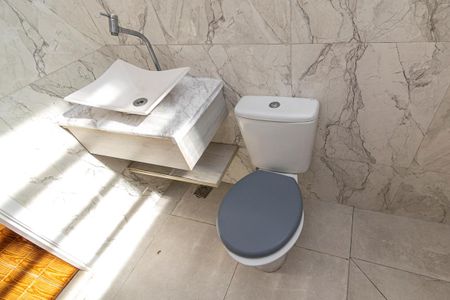 Apartamento à venda com 62m², 2 quartos e 1 vaga Apartamento à venda com 62m², 2 quartos e 1 vagaBanheiro