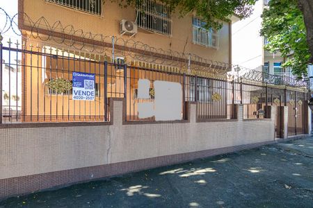 Apartamento à venda com 62m², 2 quartos e 1 vaga Apartamento à venda com 62m², 2 quartos e 1 vagaFachada da Entrada