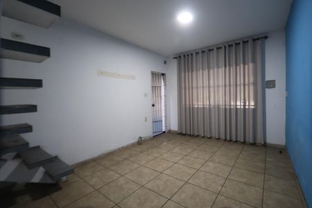 Casa à venda com 2 quartos, 135m² em Jardim Dona Sinha, São Paulo