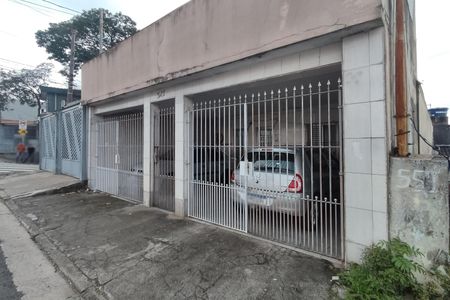 Casa para alugar com 175m², 2 quartos e 2 vagas Casa para alugar com 175m², 2 quartos e 2 vagasFachada