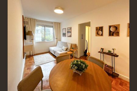 Sala de apartamento para alugar com 1 quarto, 60m² em São João, Porto Alegre