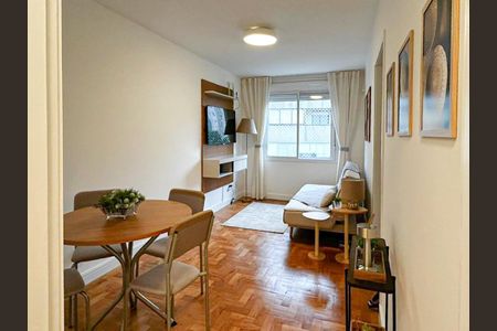 Sala de apartamento para alugar com 1 quarto, 60m² em São João, Porto Alegre