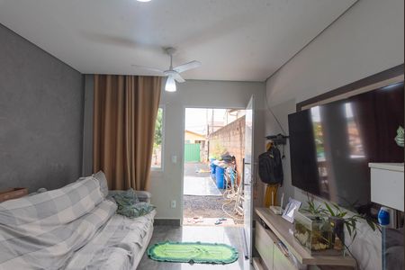 Casa à venda com 120m², 2 quartos e 3 vagas Casa à venda com 120m², 2 quartos e 3 vagasSala