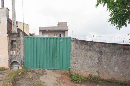 Casa à venda com 120m², 2 quartos e 3 vagas Casa à venda com 120m², 2 quartos e 3 vagasFachada