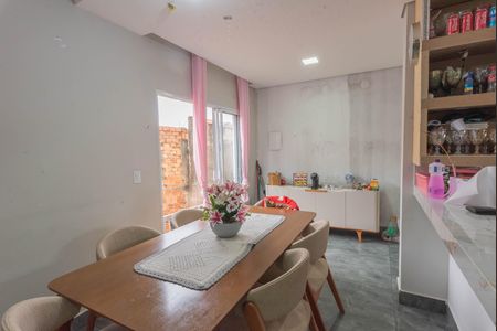 Casa à venda com 120m², 2 quartos e 3 vagas Casa à venda com 120m², 2 quartos e 3 vagasSala de Jantar