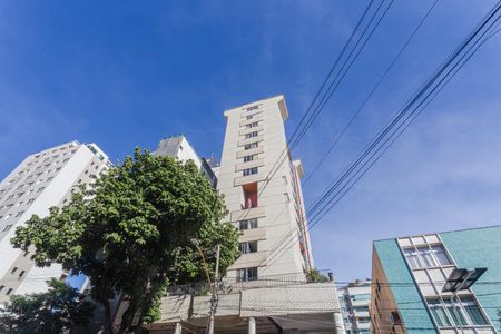 Apartamento à venda com 34m², 1 quarto e 1 vaga Apartamento à venda com 34m², 1 quarto e 1 vagaFachada