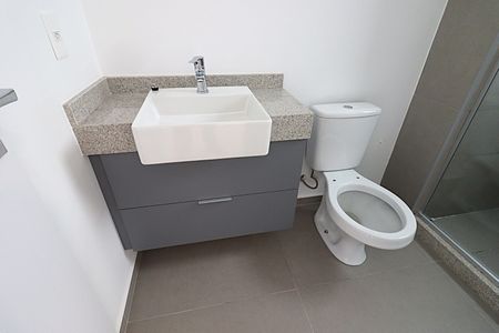 Apartamento para alugar com 71m², 2 quartos e 2 vagasBanheiro da Suíte