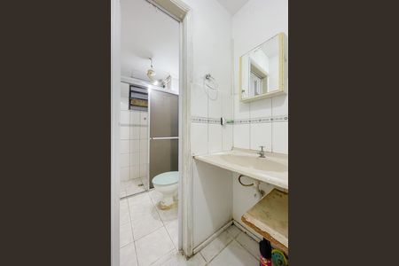 Banheiro de apartamento para alugar com 2 quartos, 45m² em Novo Osasco, Osasco