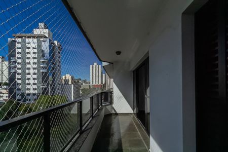 Apartamento para alugar com 192m², 3 quartos e 2 vagas Apartamento para alugar com 192m², 3 quartos e 2 vagasVaranda da Sala